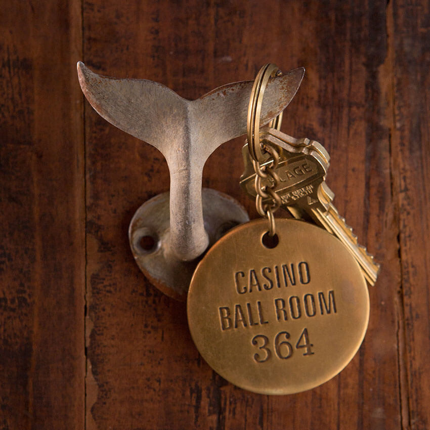 Distressed Metal Whale Tail Wall Hook for Coastal Style (Set of 2)