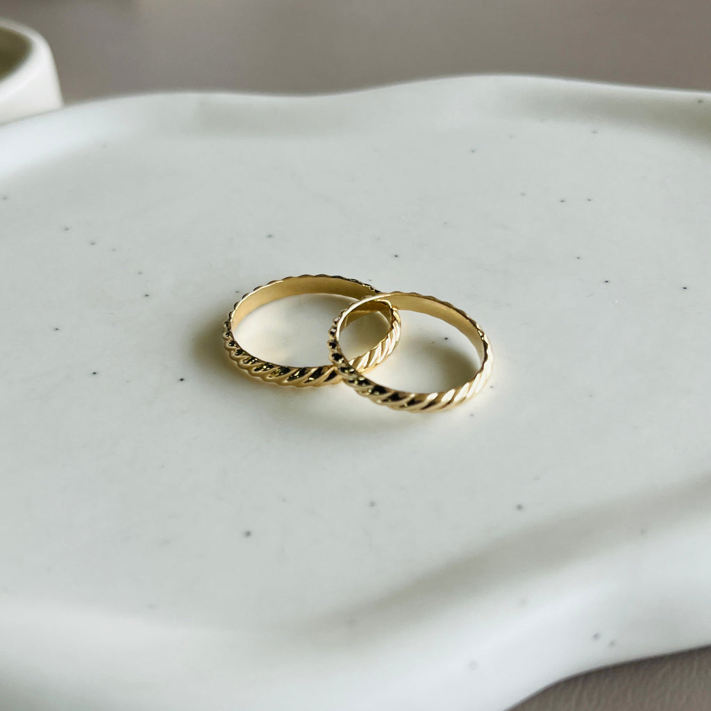 SHORE BAND RING