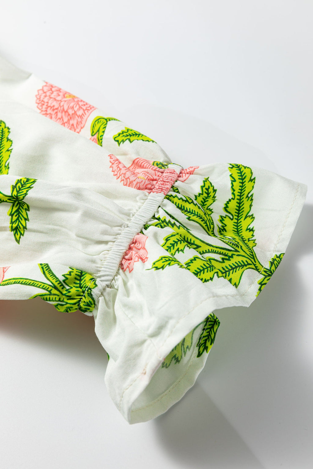 Flower Contrast V-Neck 3/4 Sleeve Blouse