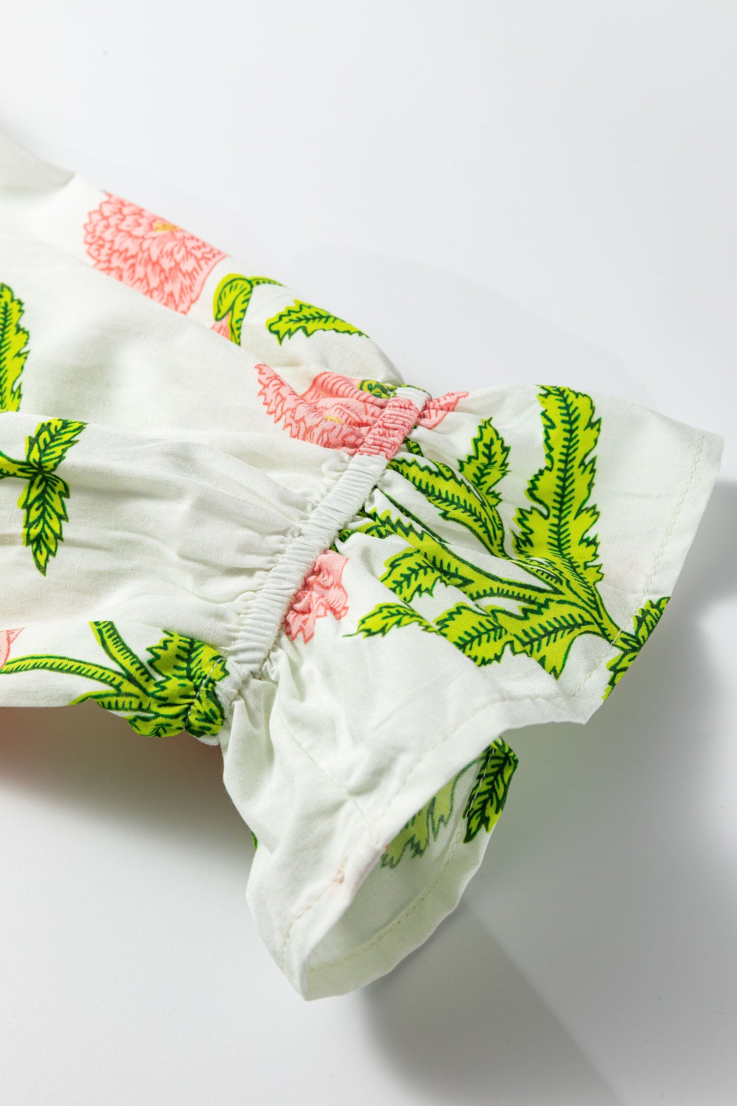 Flower Contrast V-Neck 3/4 Sleeve Blouse
