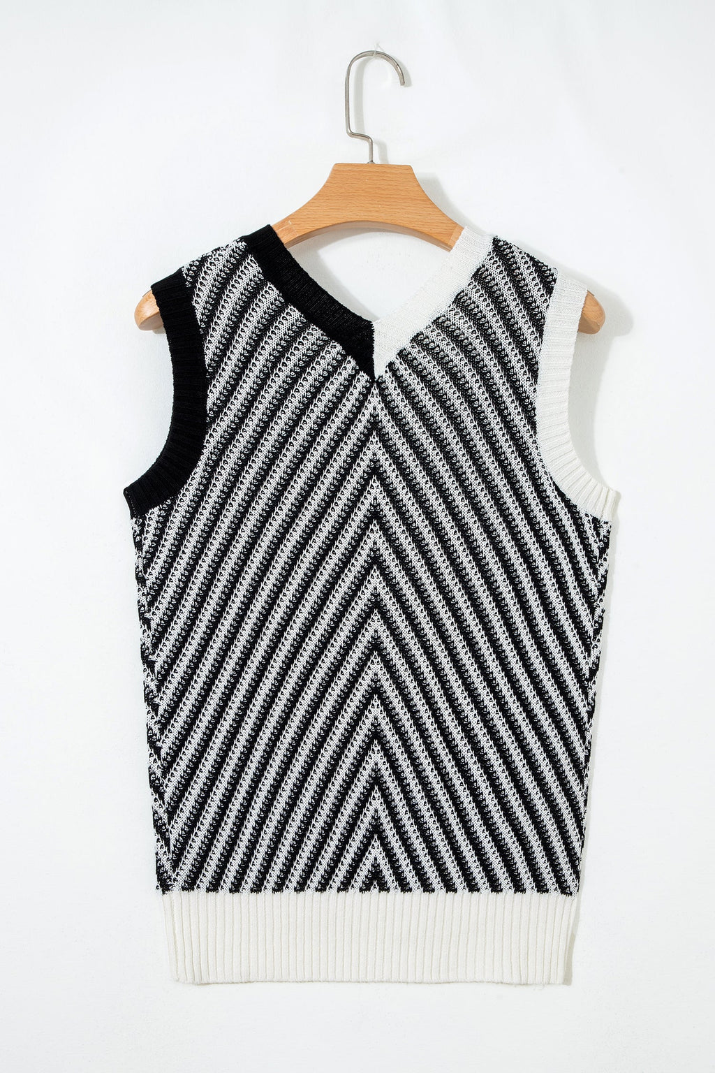 Chevron Contrast V-Neck Sleeveless Sweater Top