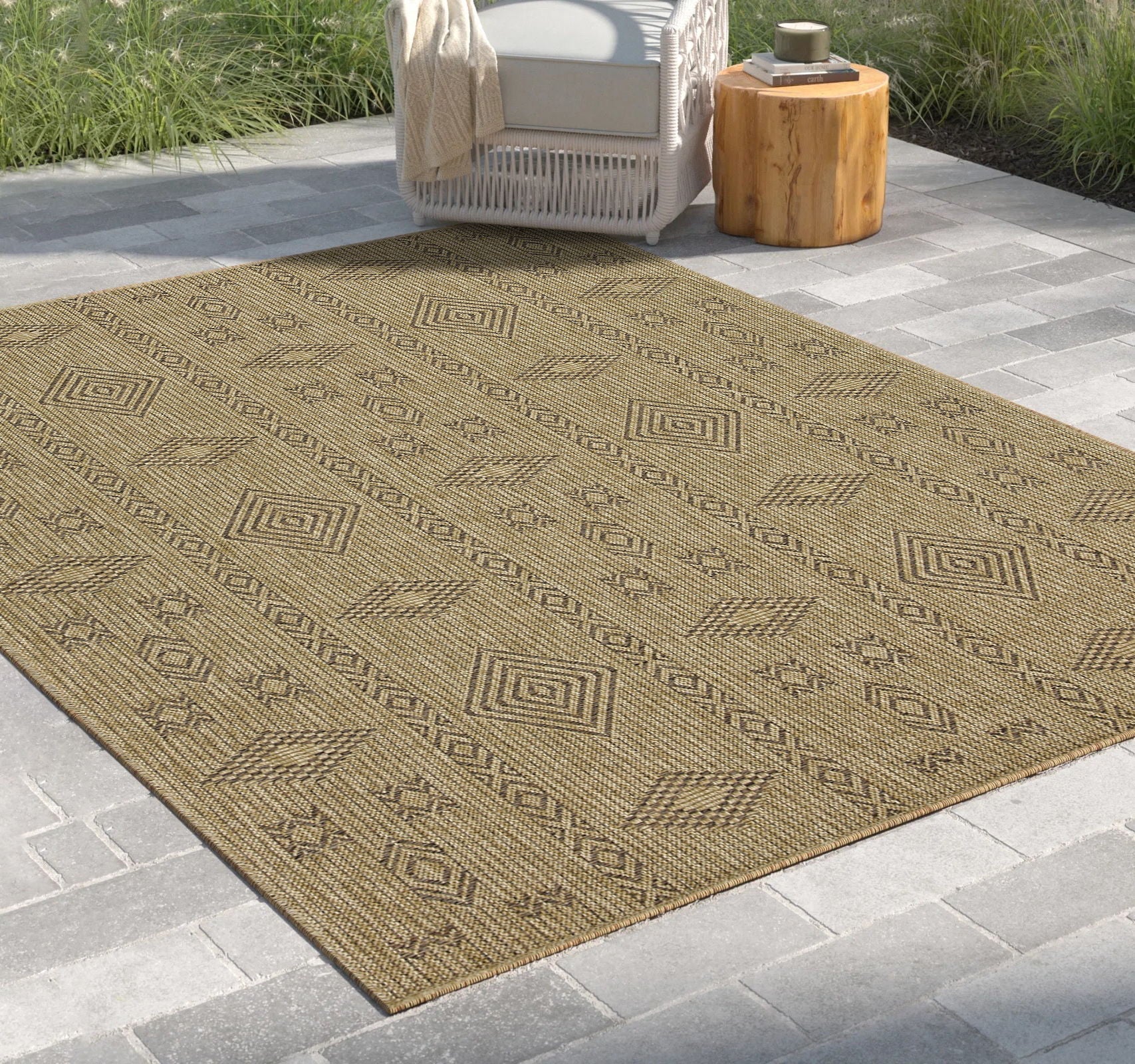 Earth - 5'3" X 7'3" Polypropylene Indoor, Outdoor Area Rug - Jute, Mocha