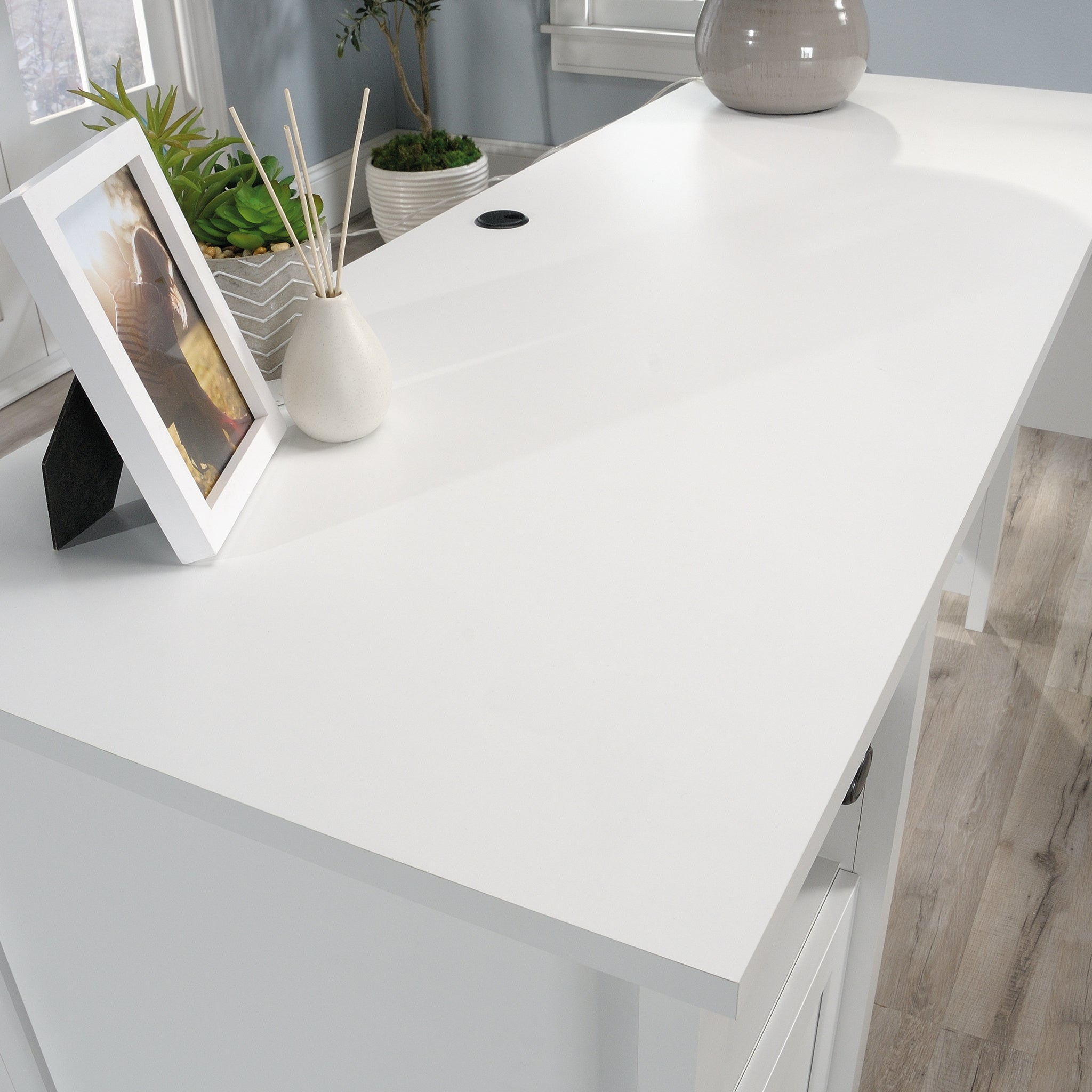 L-Shaped Desk, White finish