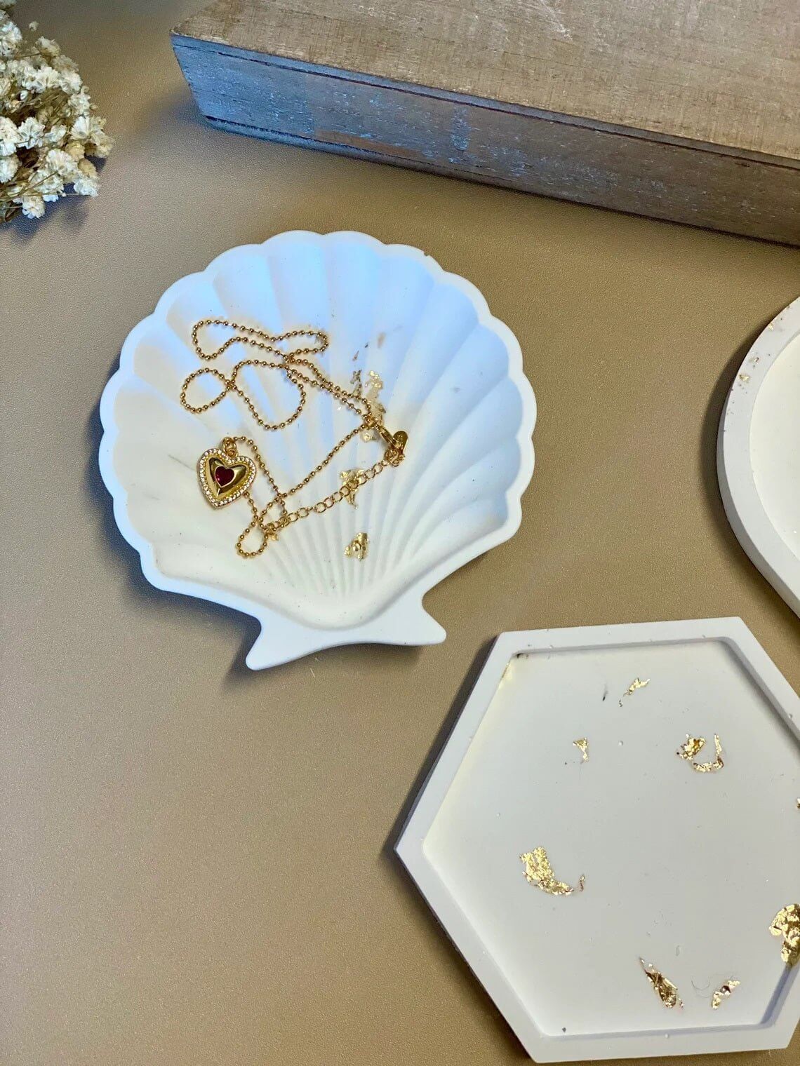 Handmade Jesmonite Tray - Stylish Modern Decorative Organizer for Home and Office
