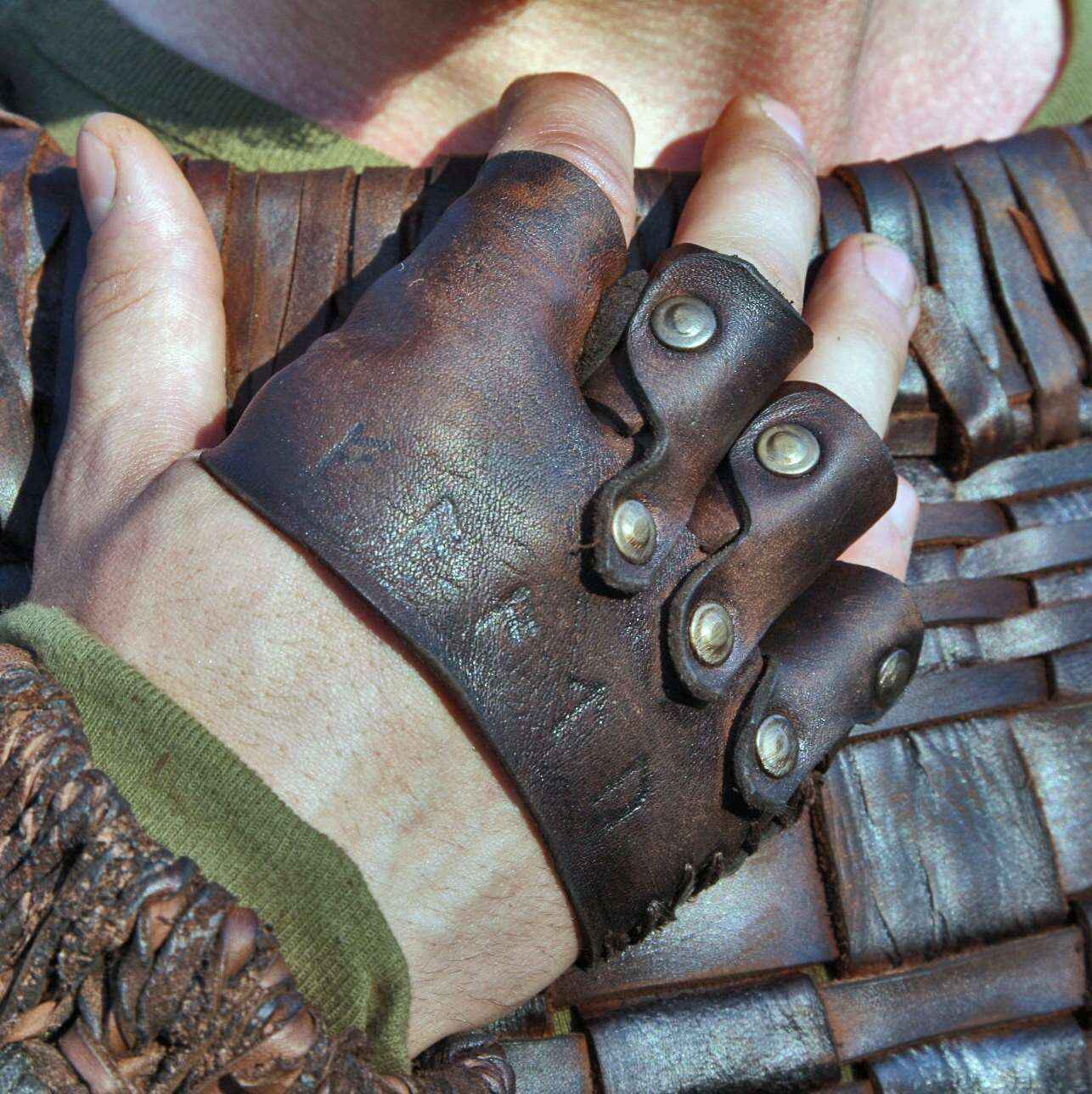 Floki battle leather glove