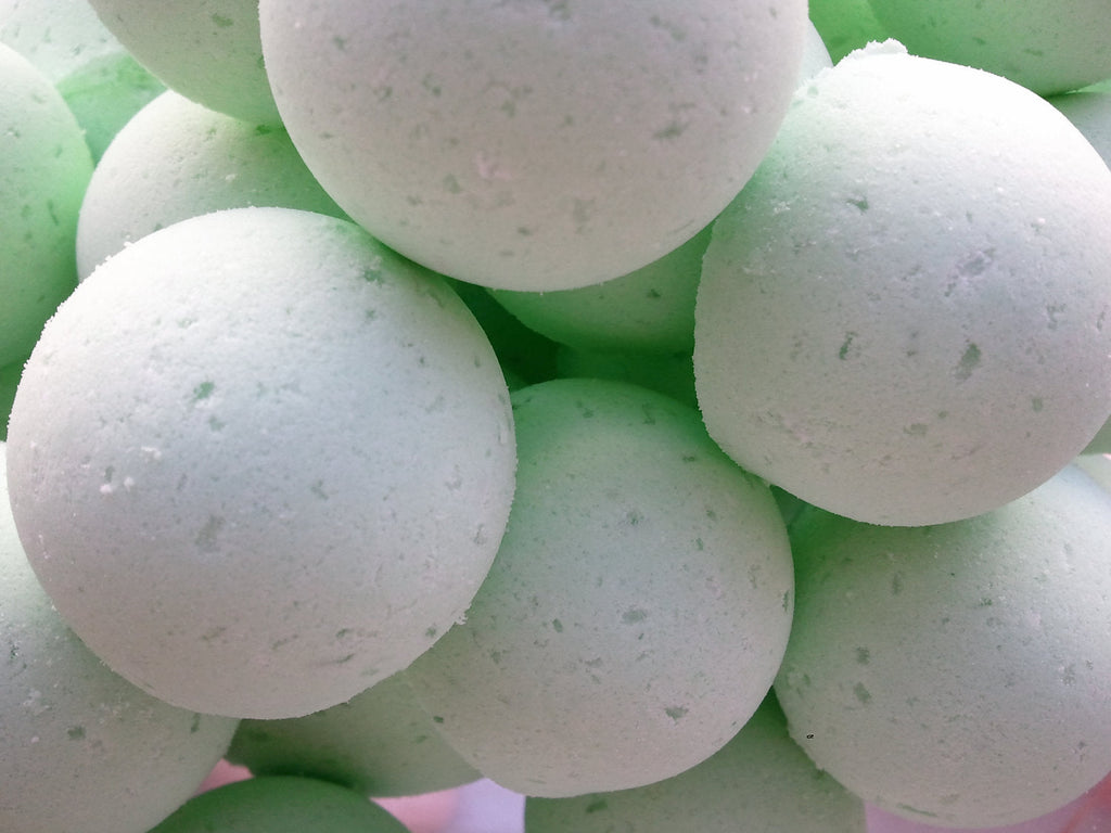 14 bath bombs 1 oz each (Absinthe) gift bag bath fizzies, great for dry skin, shea, cocoa, 7 ultra rich oils