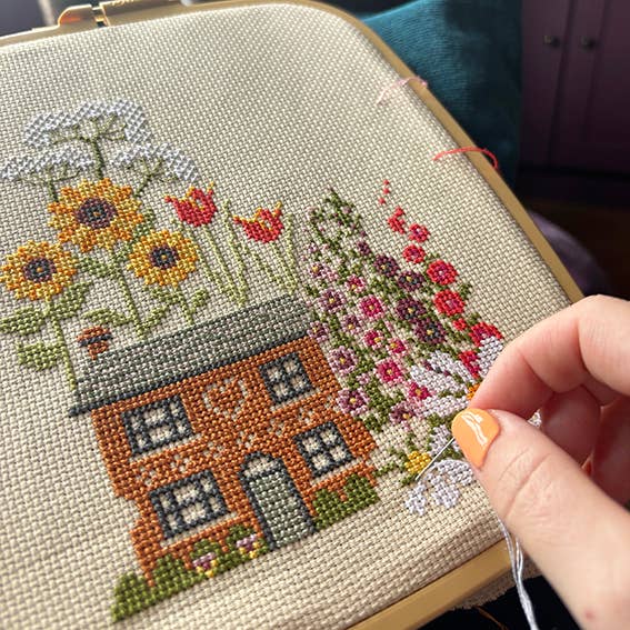Love Poppet – Dreaming of Summer Cross Stitch Kit