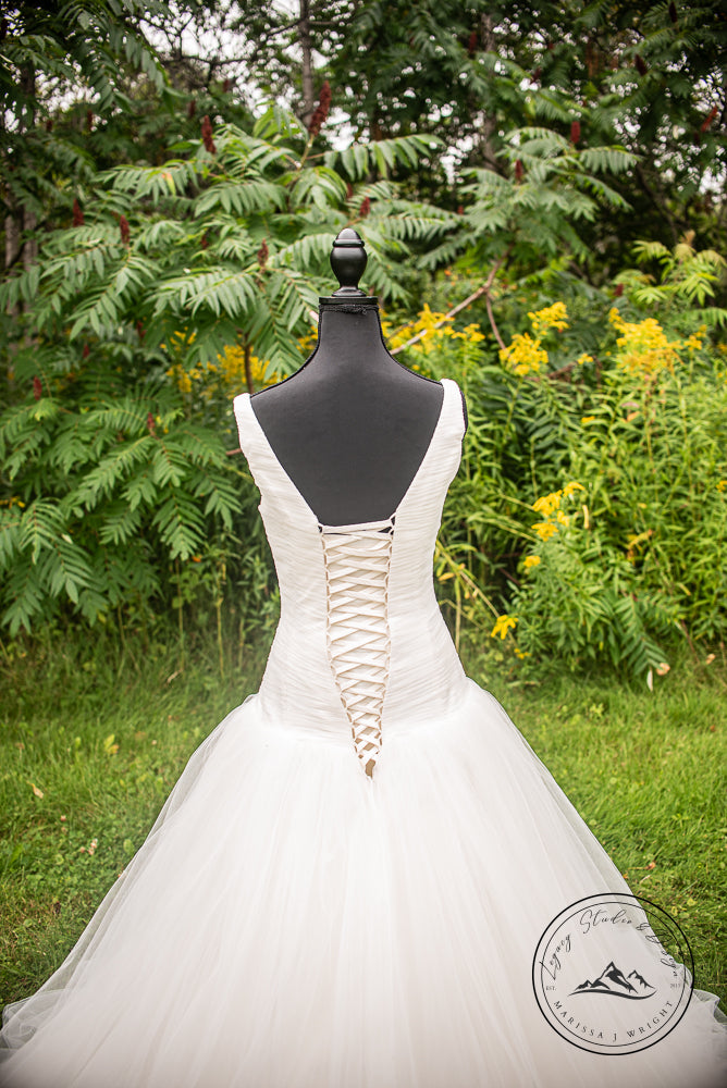 Discontinued Maggie Sottero J1107 Bridal Gown – Size 6