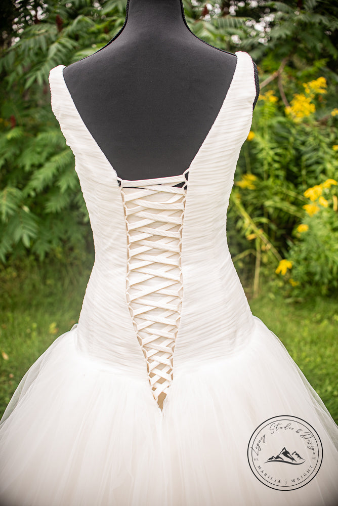 Discontinued Maggie Sottero J1107 Bridal Gown – Size 6