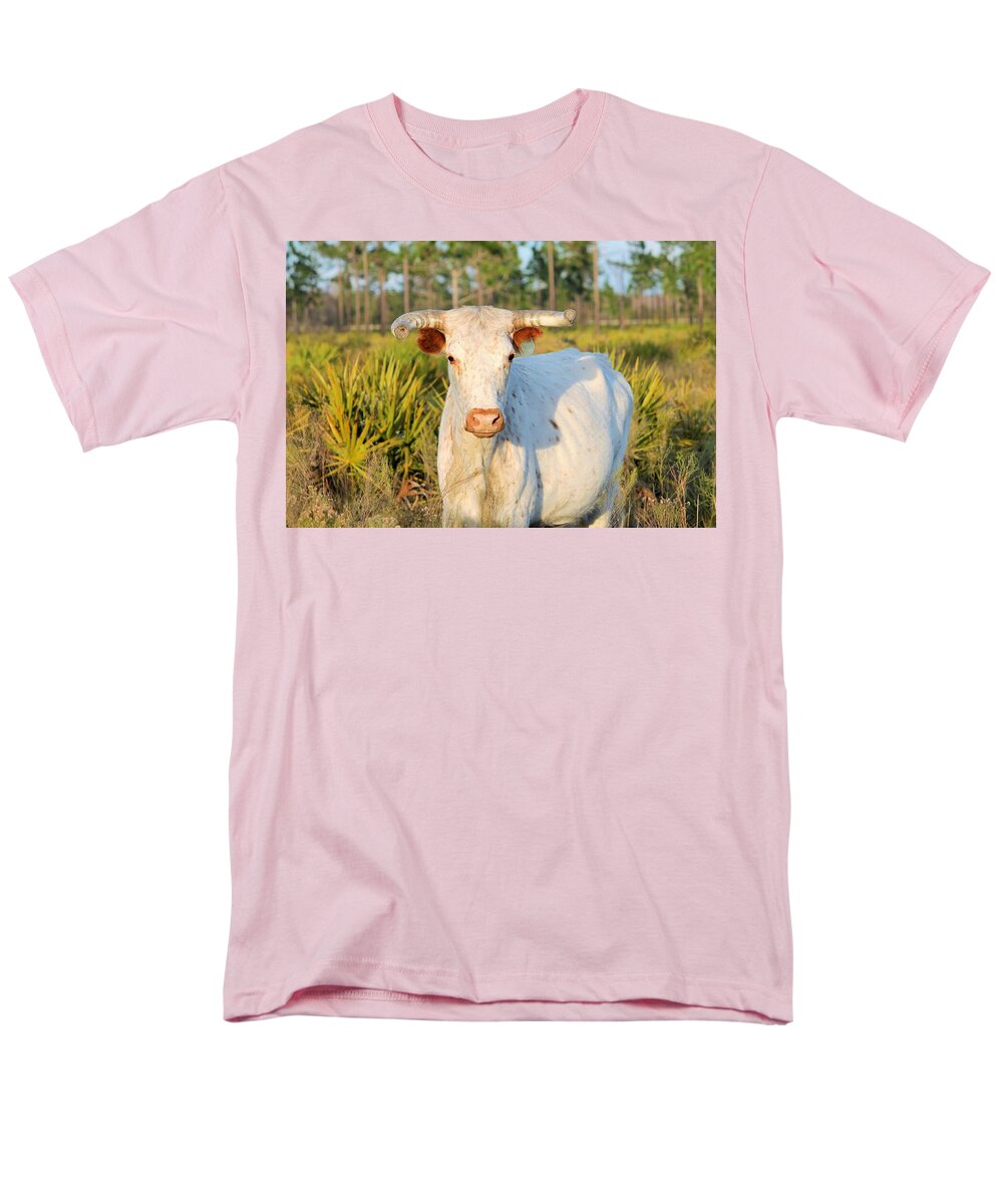 Majestic Horned White Bull near Orlando Florida Regular Fit Men's T-Shirt