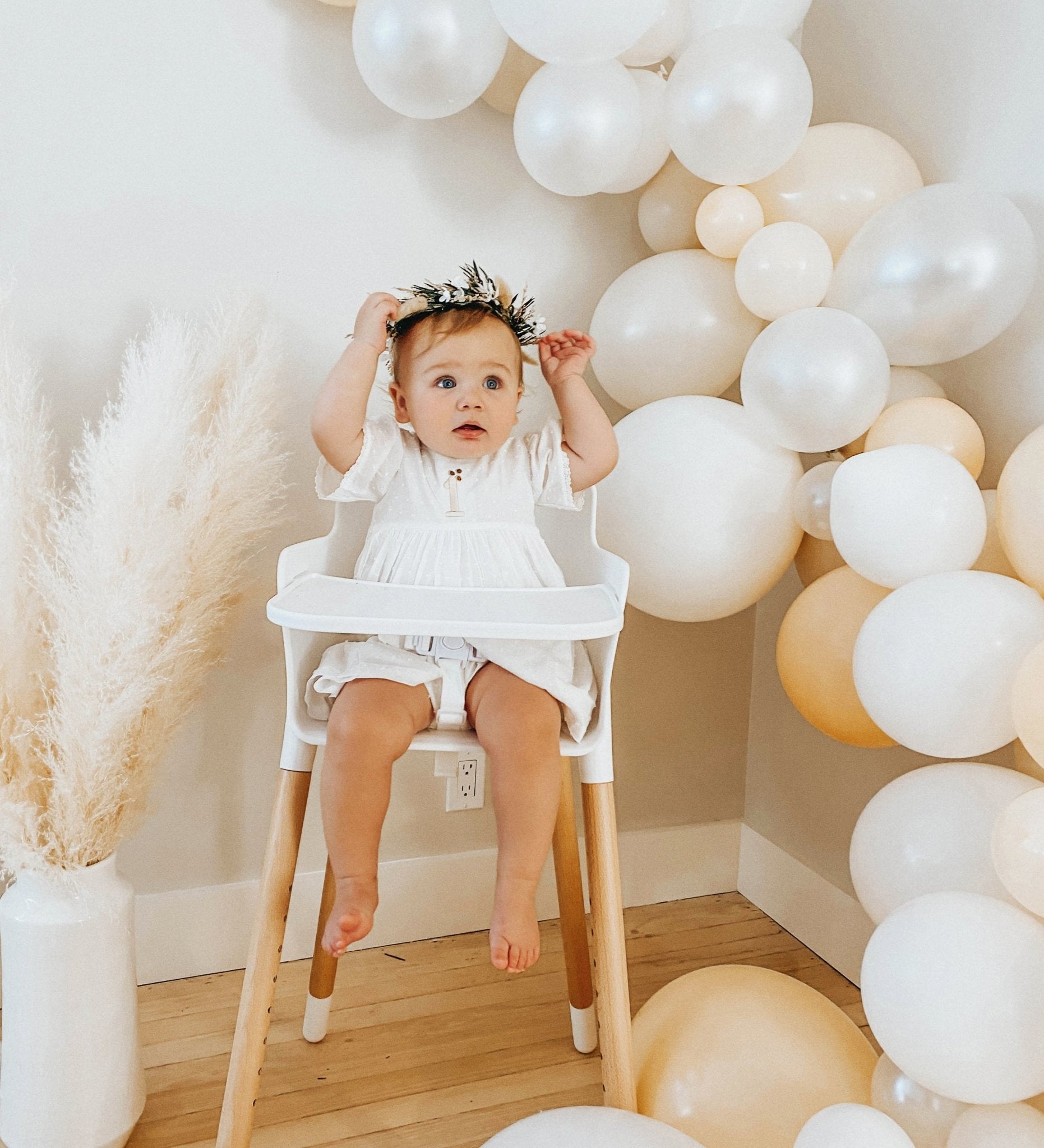 Premium Pearl White Latex Balloon Cluster (5", 11” and 17”)