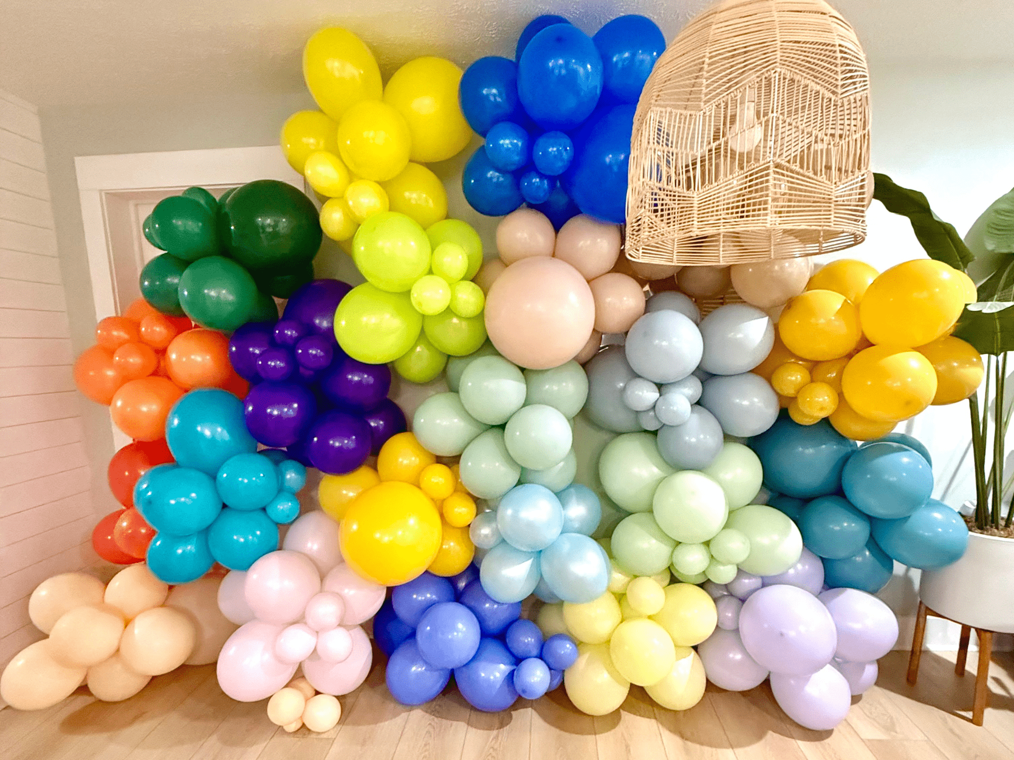 Premium Leaf Green Latex Balloon Cluster (5", 11” and 17")