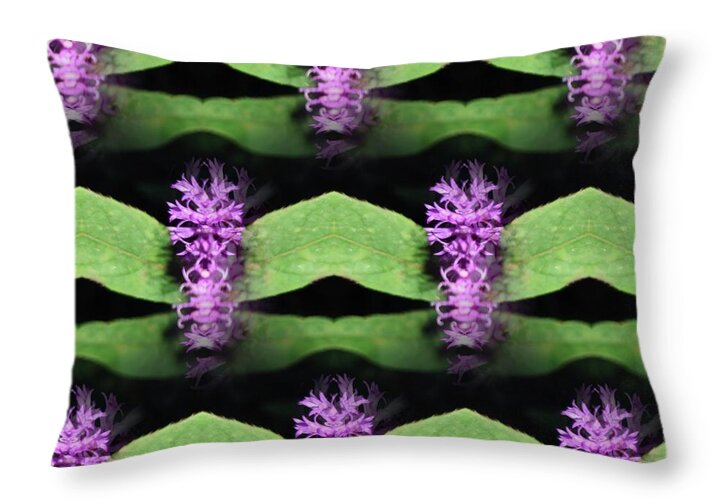 Repeating Floral Pattern - Throw Pillow