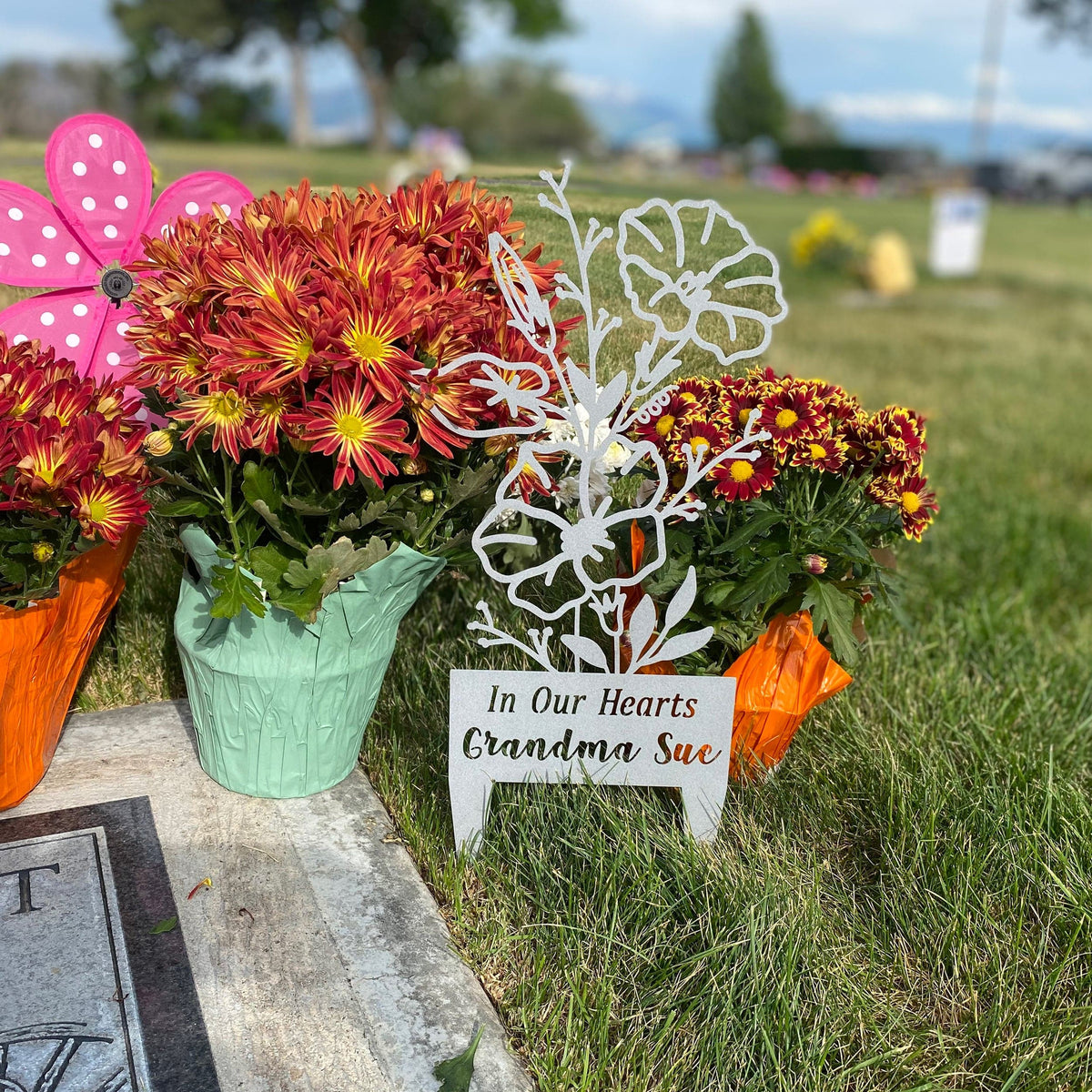 [COL] Flower Bouquet Stake - Metal Cutout Memorial Stake for Loved Ones