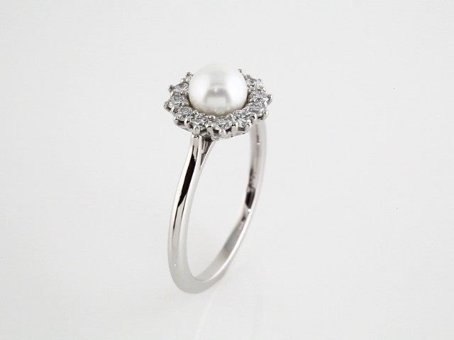 Halo-Style Pearl Ring