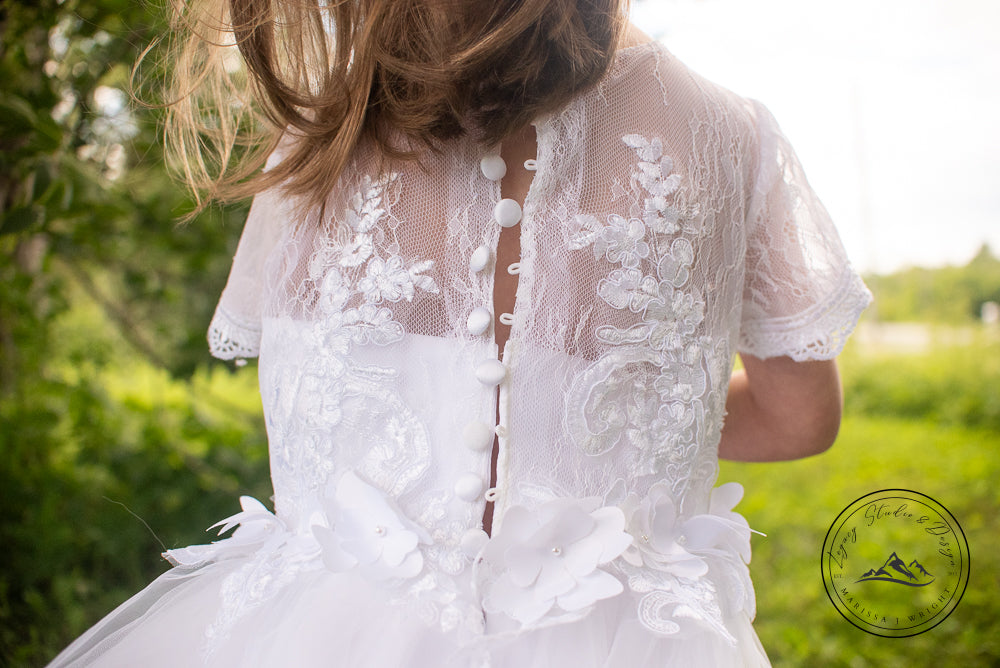 Girls Size 8 White 3D Floral Butterfly Flower Girl Dress with Chapel Train
