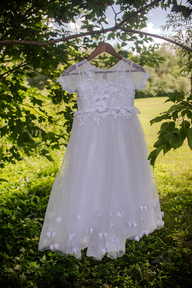 Girls Size 8 White 3D Floral Butterfly Flower Girl Dress with Chapel Train