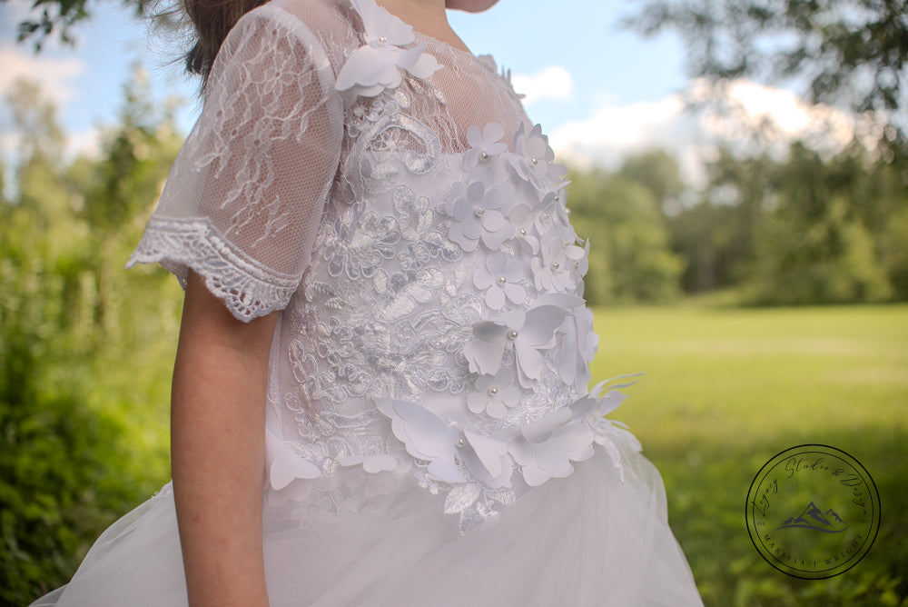 Girls Size 8 White 3D Floral Butterfly Flower Girl Dress with Chapel Train