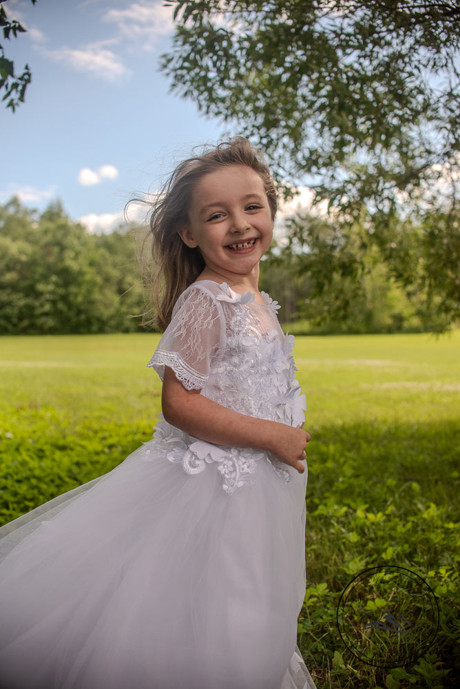 Girls Size 8 White 3D Floral Butterfly Flower Girl Dress with Chapel Train