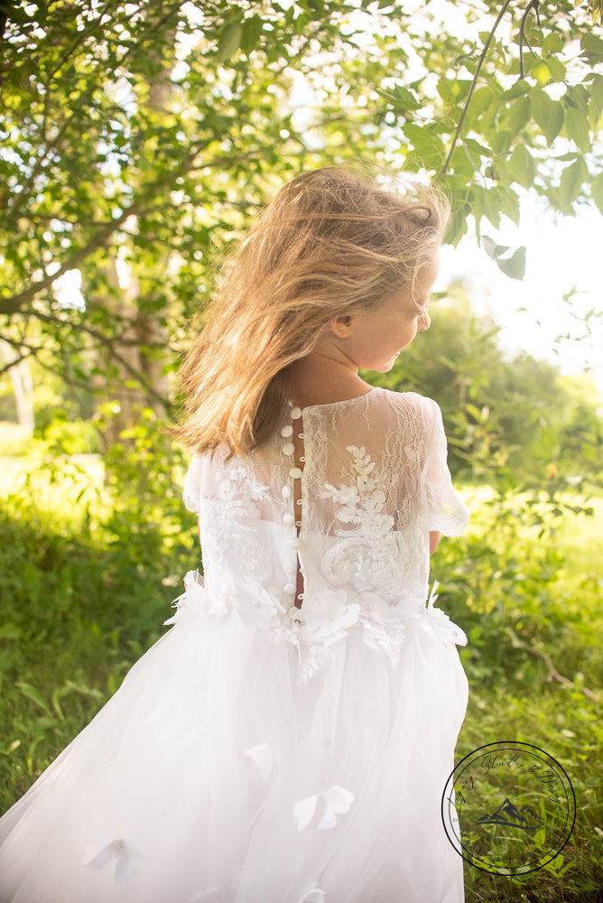 Girls Size 8 White 3D Floral Butterfly Flower Girl Dress with Chapel Train