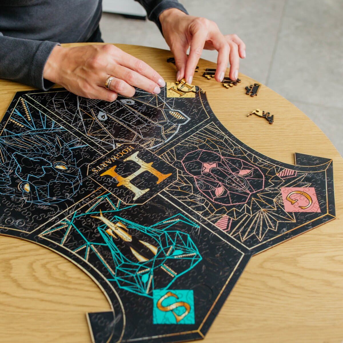 Classic Wooden Puzzle Harry Potter™ Hogwarts (Black)