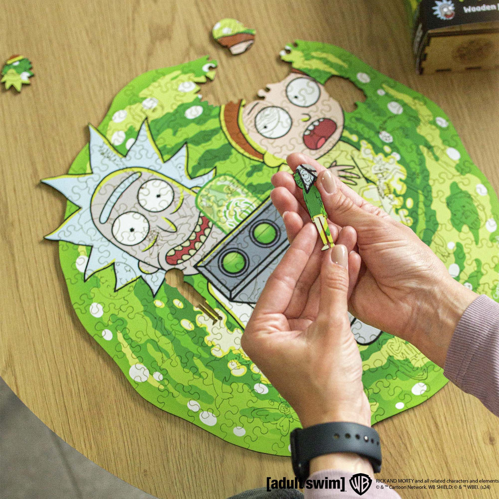 Wooden jigsaw maze puzzle Rick&Morty™ Portal