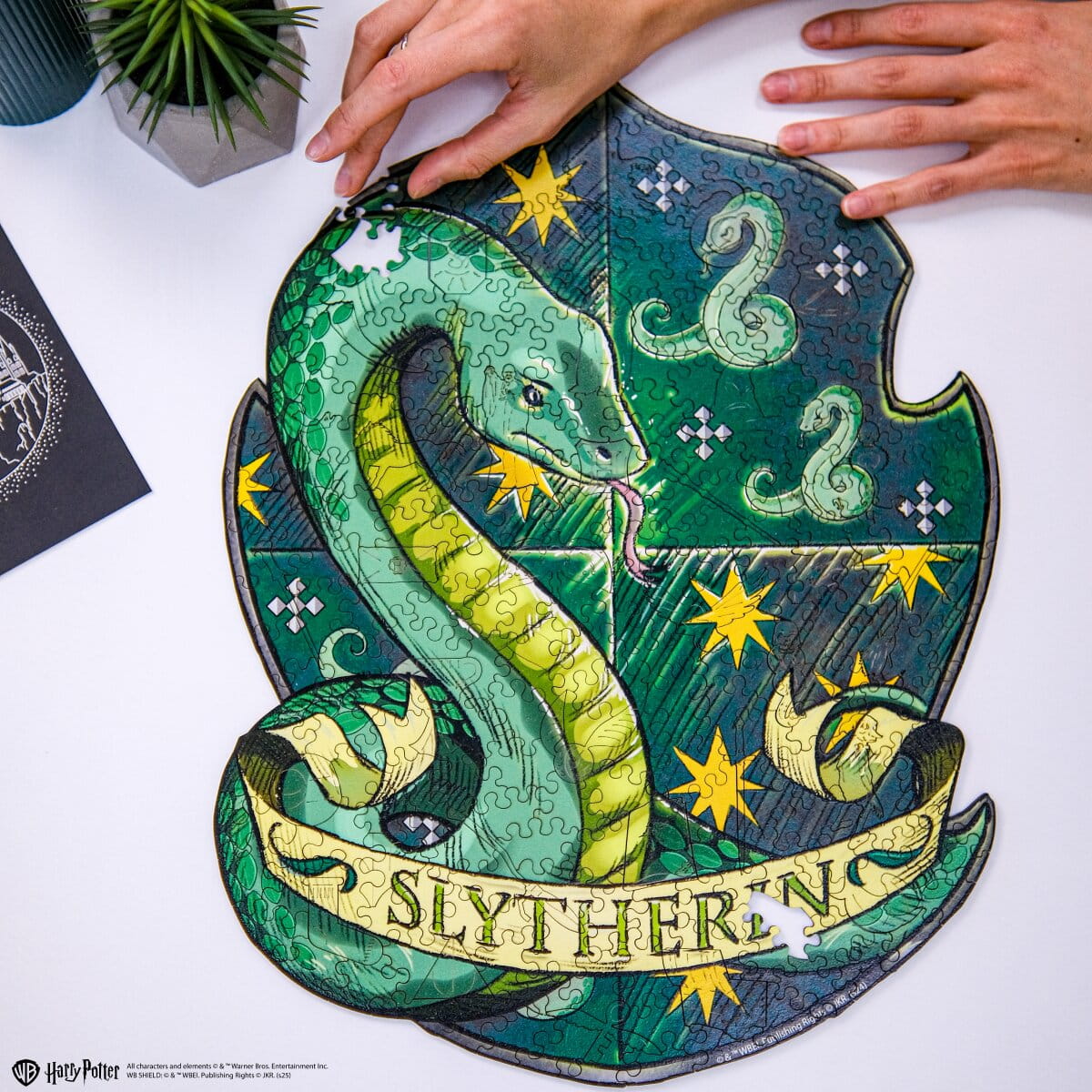 Wooden Puzzle Harry Potter™ Slytherin Crest