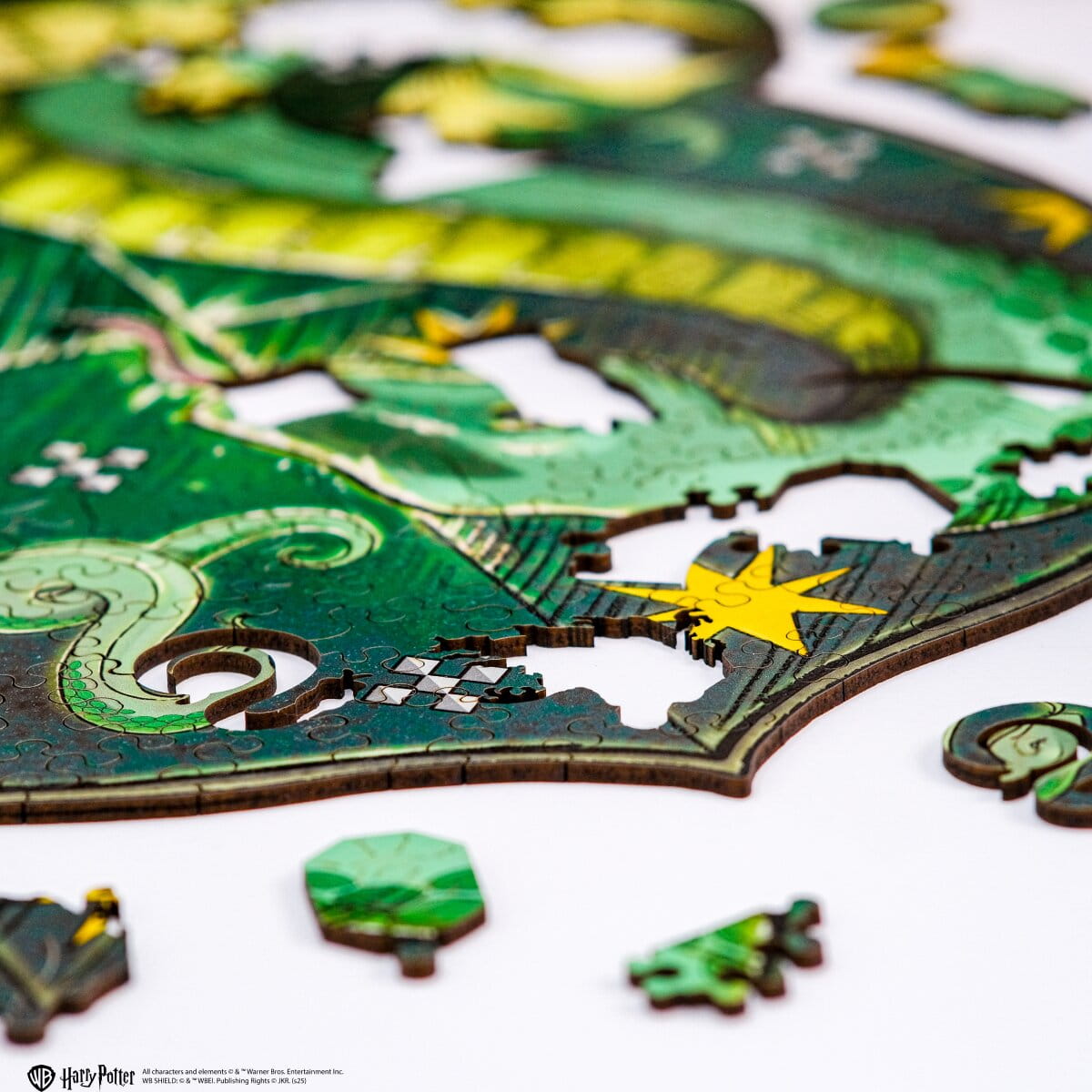 Wooden Puzzle Harry Potter™ Slytherin Crest