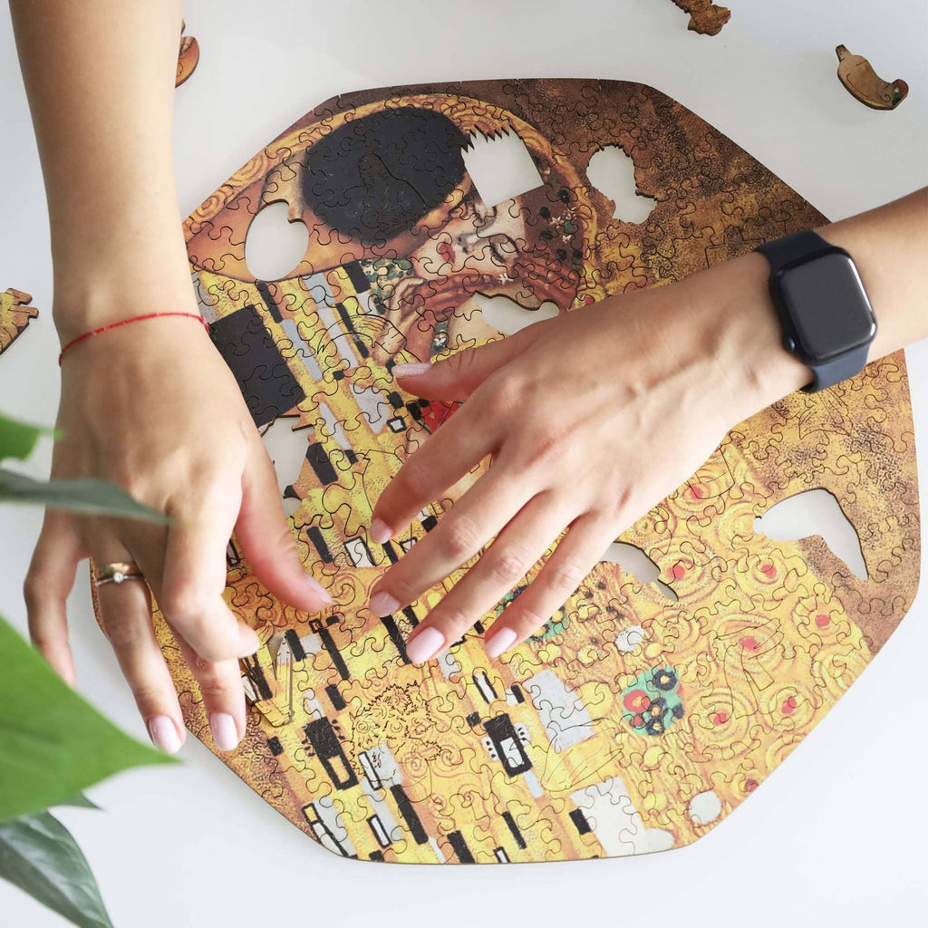 Wooden Jigsaw Puzzle The Kiss (Gustav Klimt)